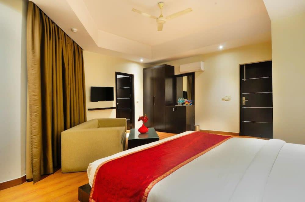 Zenith - Delhi Airport Hotel 4*