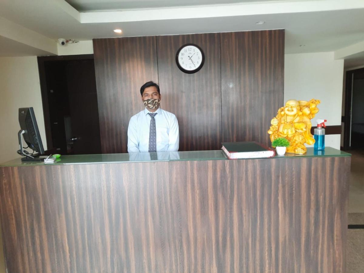 Zenith - Delhi Airport New Delhi