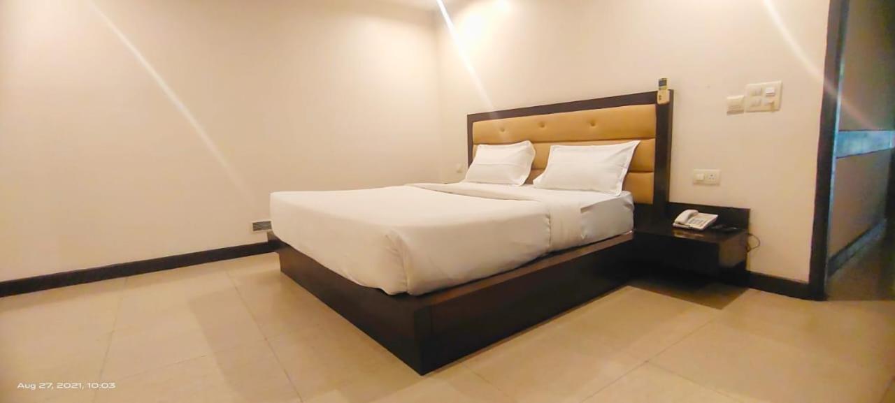 Zenith - Delhi Airport Hotel 4*