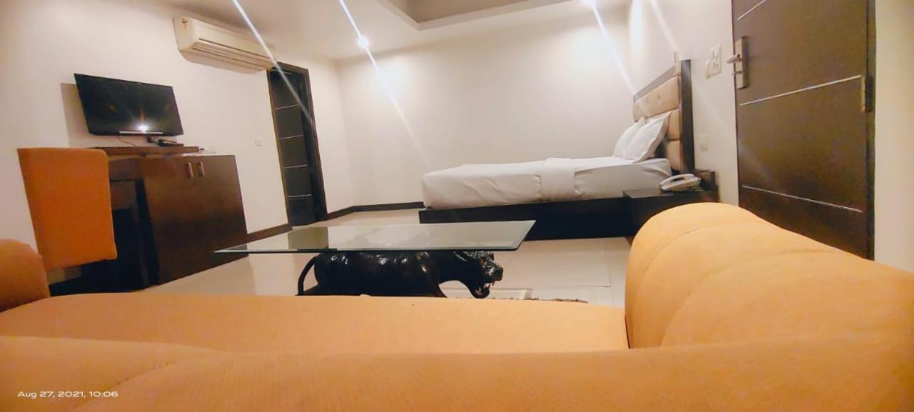 Zenith - Delhi Airport Hotel 4*